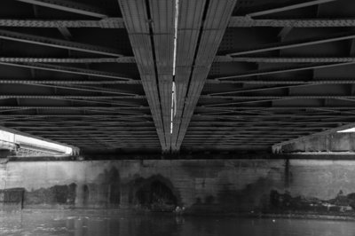 Sous les ponts_4337606443_l.jpg
